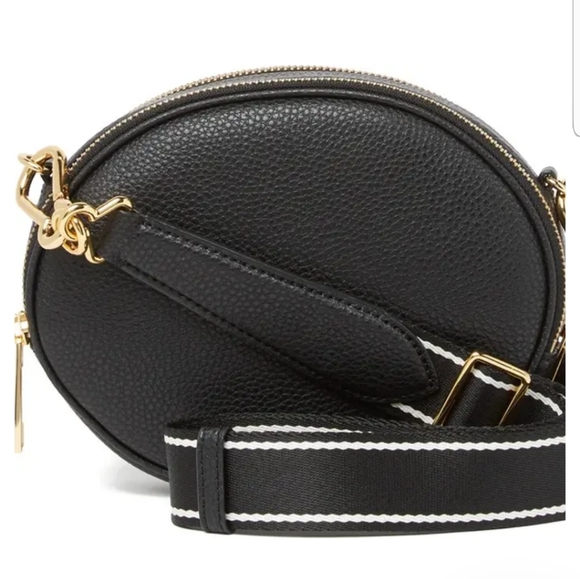 Marc Jacobs The Rewind Leather Crossbody Bag in Black & Gold Hardware - Picture 2 of 14